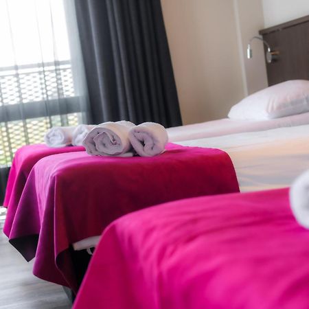 Bas World Hotel Veghel Extérieur photo