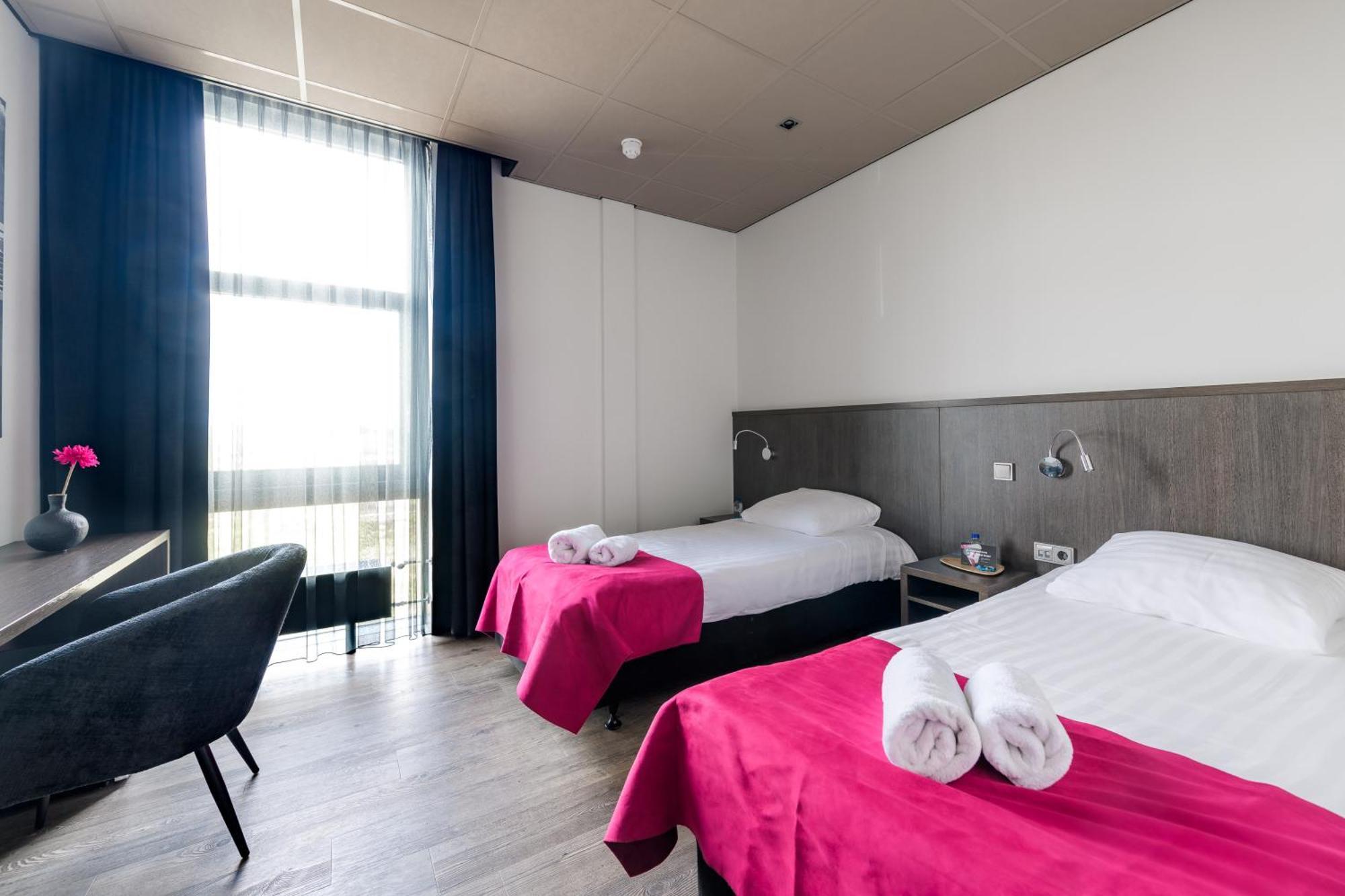Bas World Hotel Veghel Extérieur photo